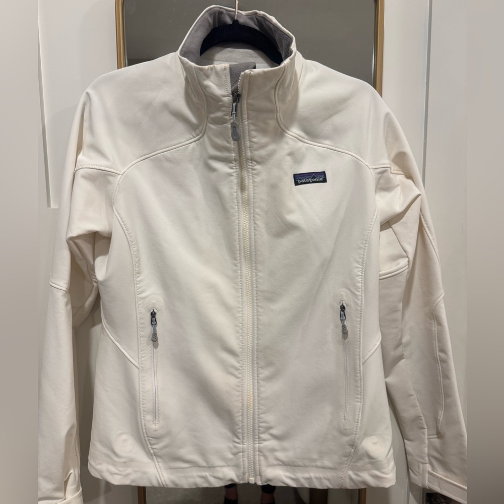 Patagonia Women's Off-White Softshell Outdoors Jacket